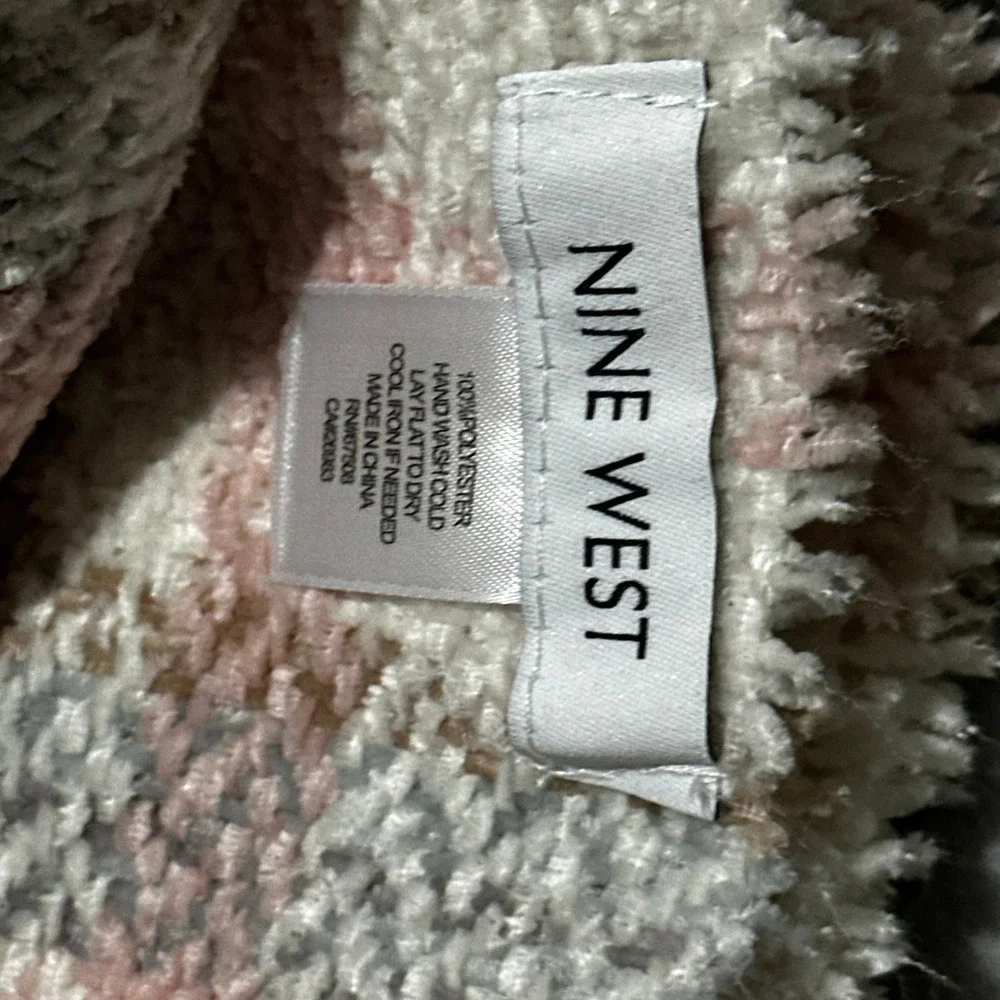 Nine‎ West Scarf Gloves and Socks Set Ivory Neutral Plaid N9042435 New
